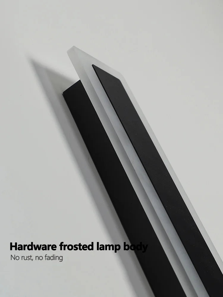 Valen Linear LED Wall Light